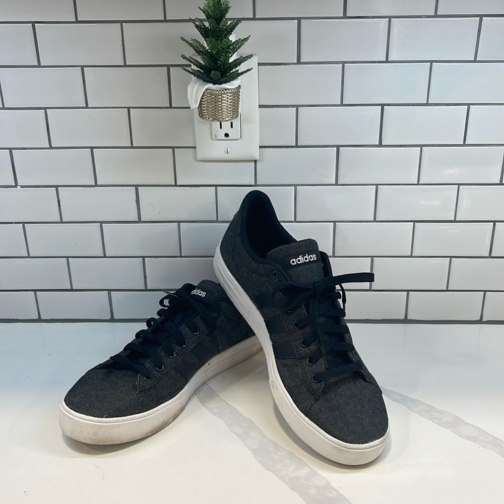 EUC Adidas Men’s Ortholite Float shoes Sz 11.  Dark denim/black.